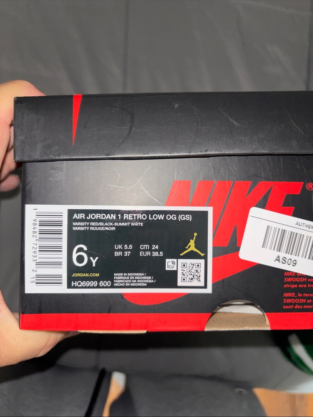 Jordan 1 low Chicago Sneakers in Red, White & Black - Picture 6 of 6
